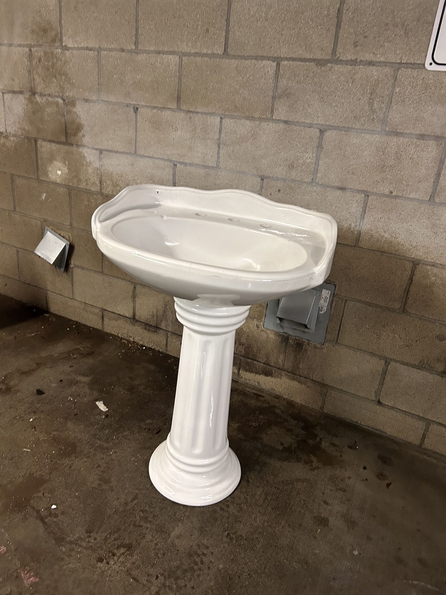 3 Pedestal Sink $50 Each