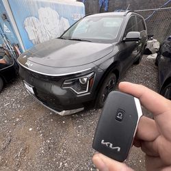 Car keys/Fobs/Llaves De Autos