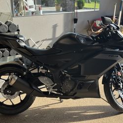 YAMAHA YZF-R3