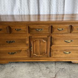Vintage Solid Maple Wood 9 Drawer Dresser 