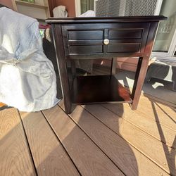 End table/side table (23.5 long, 27deep, 24 height)