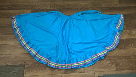 Falda folklorica size small para niña