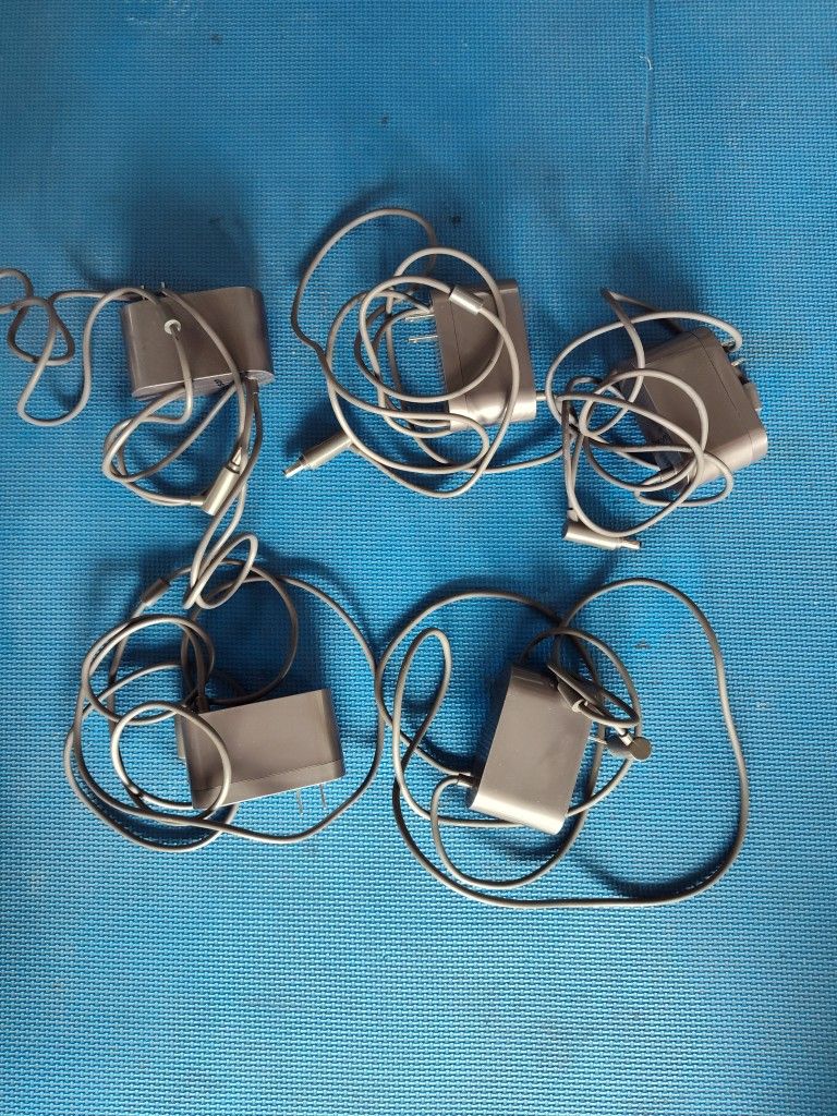 $10 Firm, Each, Authentic Dyson Cordless Vacuum Charger, 4 Available, 26.10v 780mA, Fits Dyson Models V6 - V8, DC59 -DC61, SV03