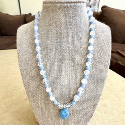 🫐 Pretty light blue and transparent beaded necklace with blue dichroic glass charm pendant