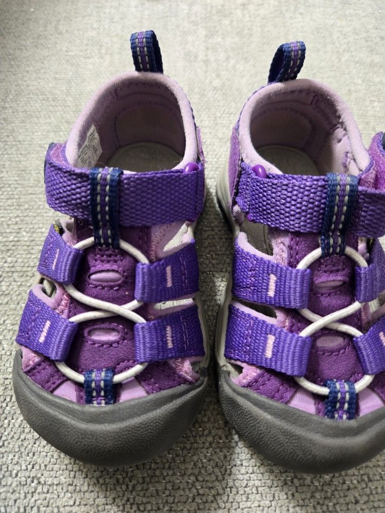 Toddler Size 6 Keen Sandals 