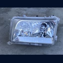 85-93 MERCEDES E CLASS W124 FRONT DRIVER SIDE HEADLIGHT $100