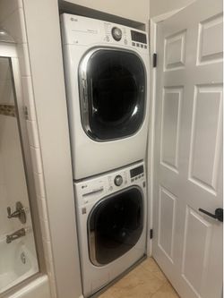 LG Stacked Washer/Dryer Set