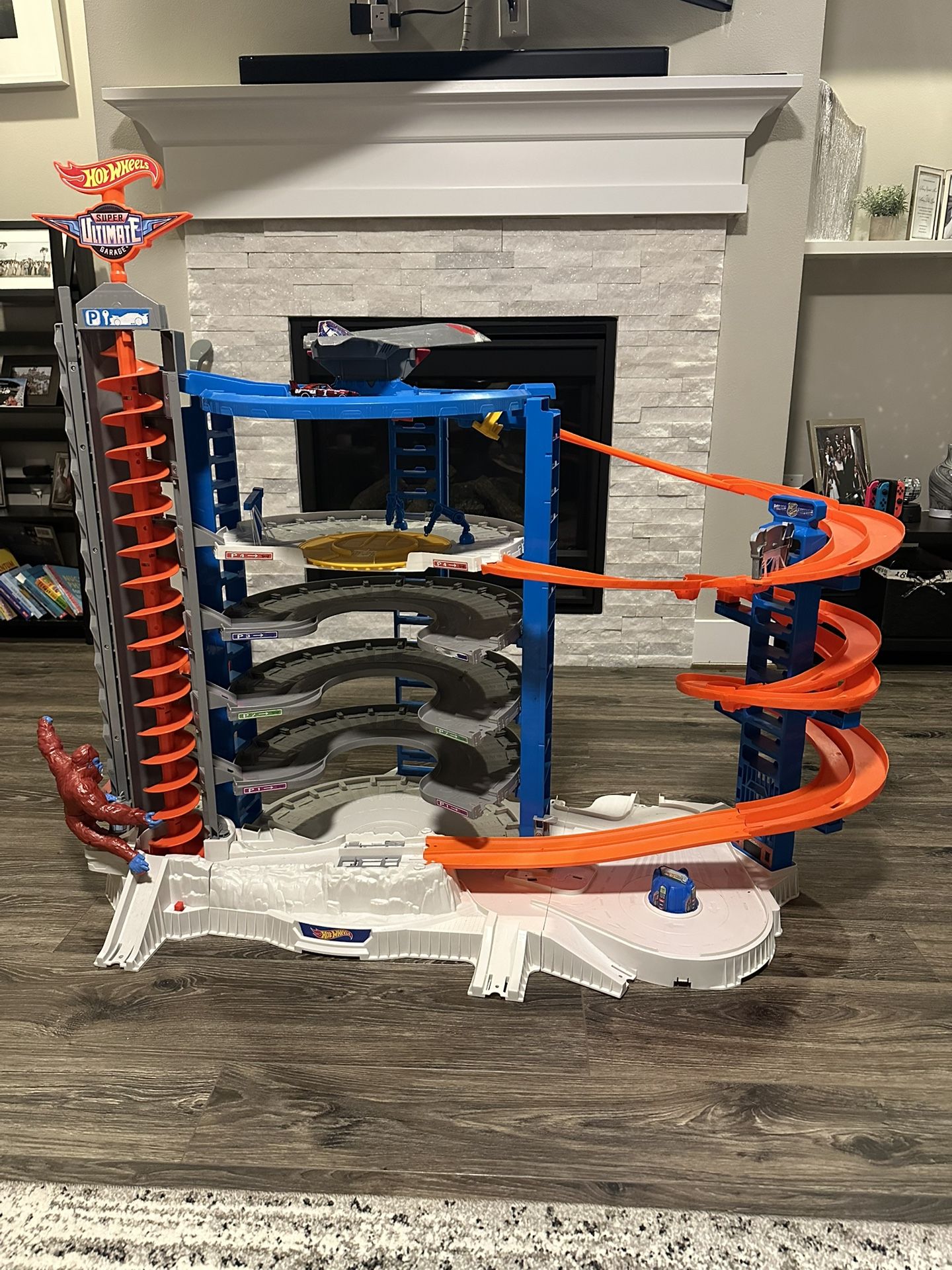 Hot wheels super ultimate garage