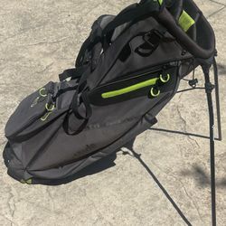TaylorMade 5-Way FlexTech Crossover Stand Bag