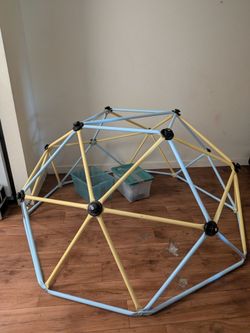Climbing dome fort