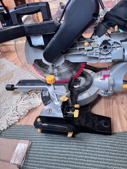 saw works, but the plastic protection is broken