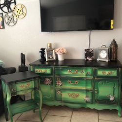 Dresser Set