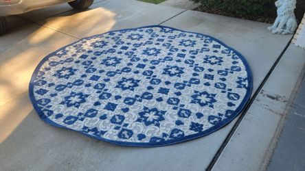 round rug