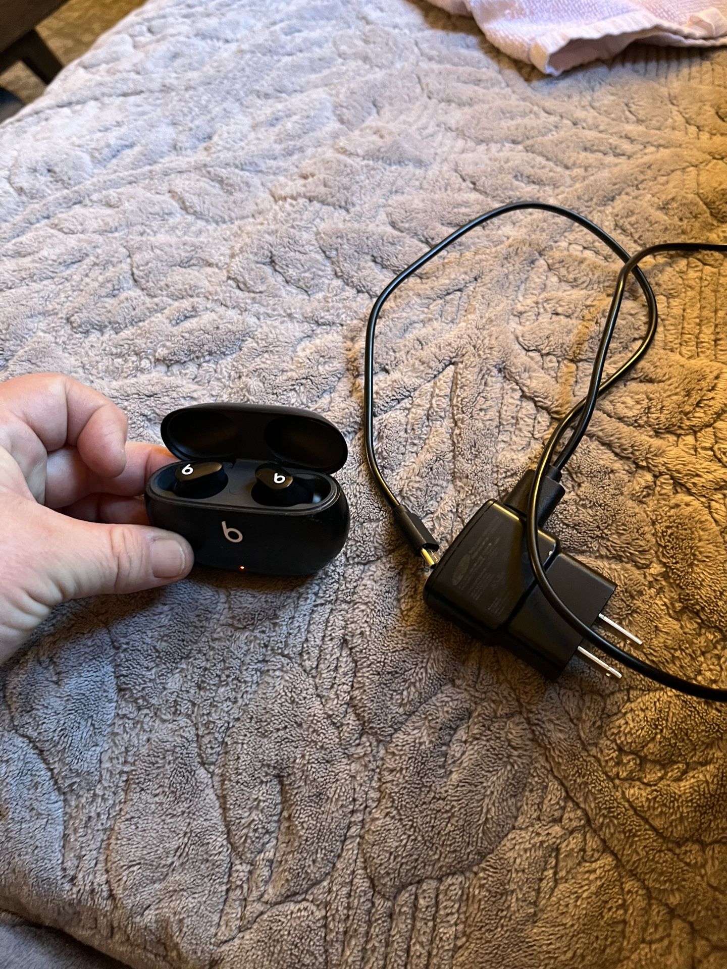 Nice New Clean Wireless Dr.Dre Beat Headphones