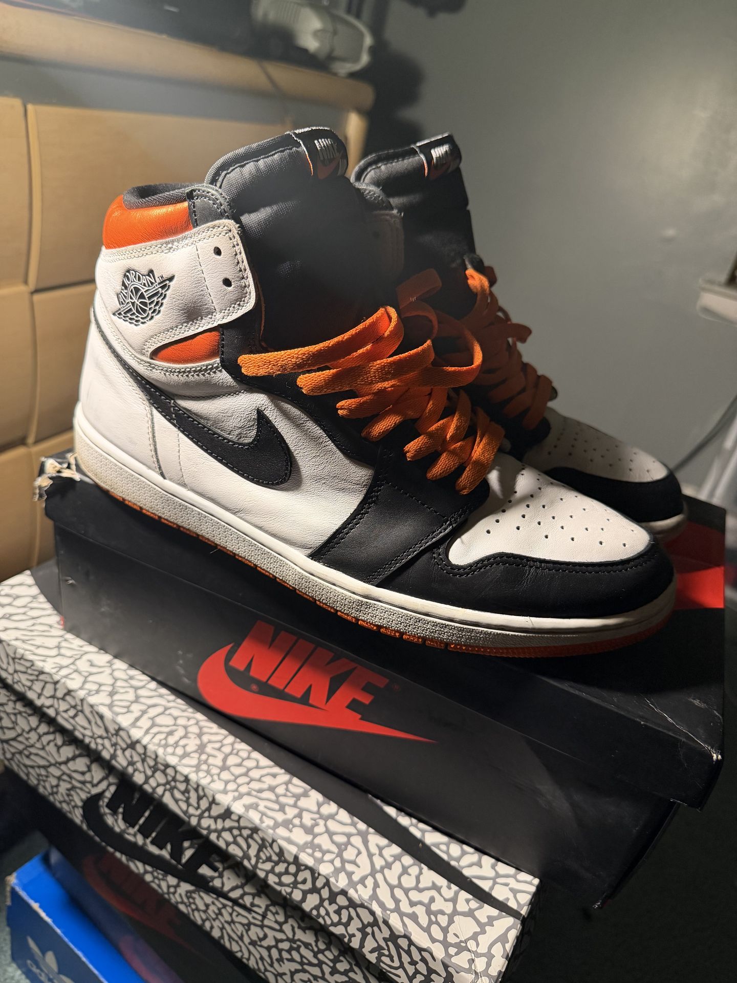 Jordan 1 High Electro Orange Size 12M