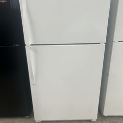 22 Cubic Foot White Refrigerator 