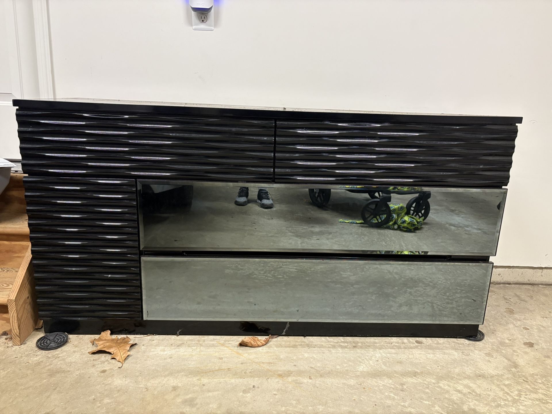 Modern Black 6-Drawer Mirrored Dresser - $100 (Must Pick Up!)