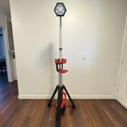 Milwaukee M18 Tower Light