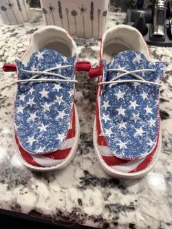 American flag Hey dudes. Woman’s 8