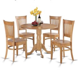 Kitchen Table And Chairs. Great Condition.