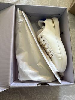 Aldo Snow White Shows 