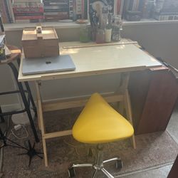 Drafting table / Art Easel With Saddle Stool 
