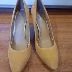 Crown Vintage Women's Heels Size 9 1/2