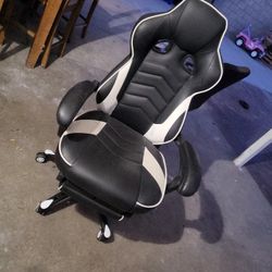 PRO GAMER RECLINER CHAIR for Sale Or Trade  $ 120 Value