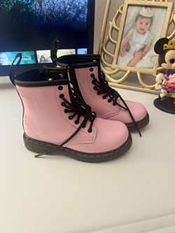 Dr Marten Toddler Boots sz 8 