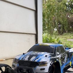 Brand new N Sealed  Extremely Big LAEGENDARY 1:10 Scale 4x4 Off-Road RC Truck - Hobby Grade Brushed Motor Truck