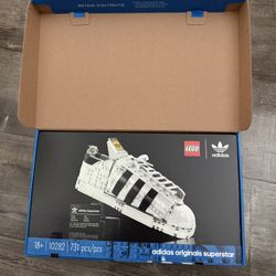 LEGO Adidas Original Superstar Shell Toe Building Set
