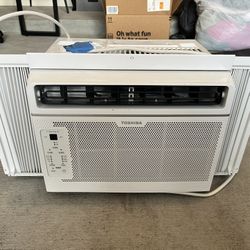 Toshiba 6,000 BTU Window Air Conditioner - 115V + Remote 
