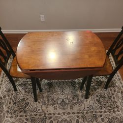 Dining Room Table. Free Delivery Within 10 Miles