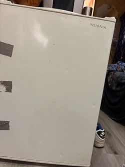 Mini fridge