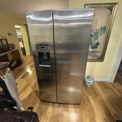 BRAND NEW GE Side By Side Refrigerator 