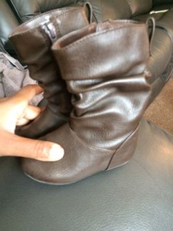 Girls boots size 6