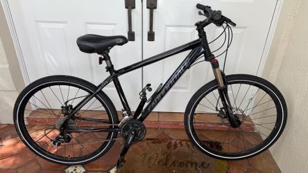 Cannondale Trail 5 medium bike disc brakes 26 inch front suspension  mountain bicycle