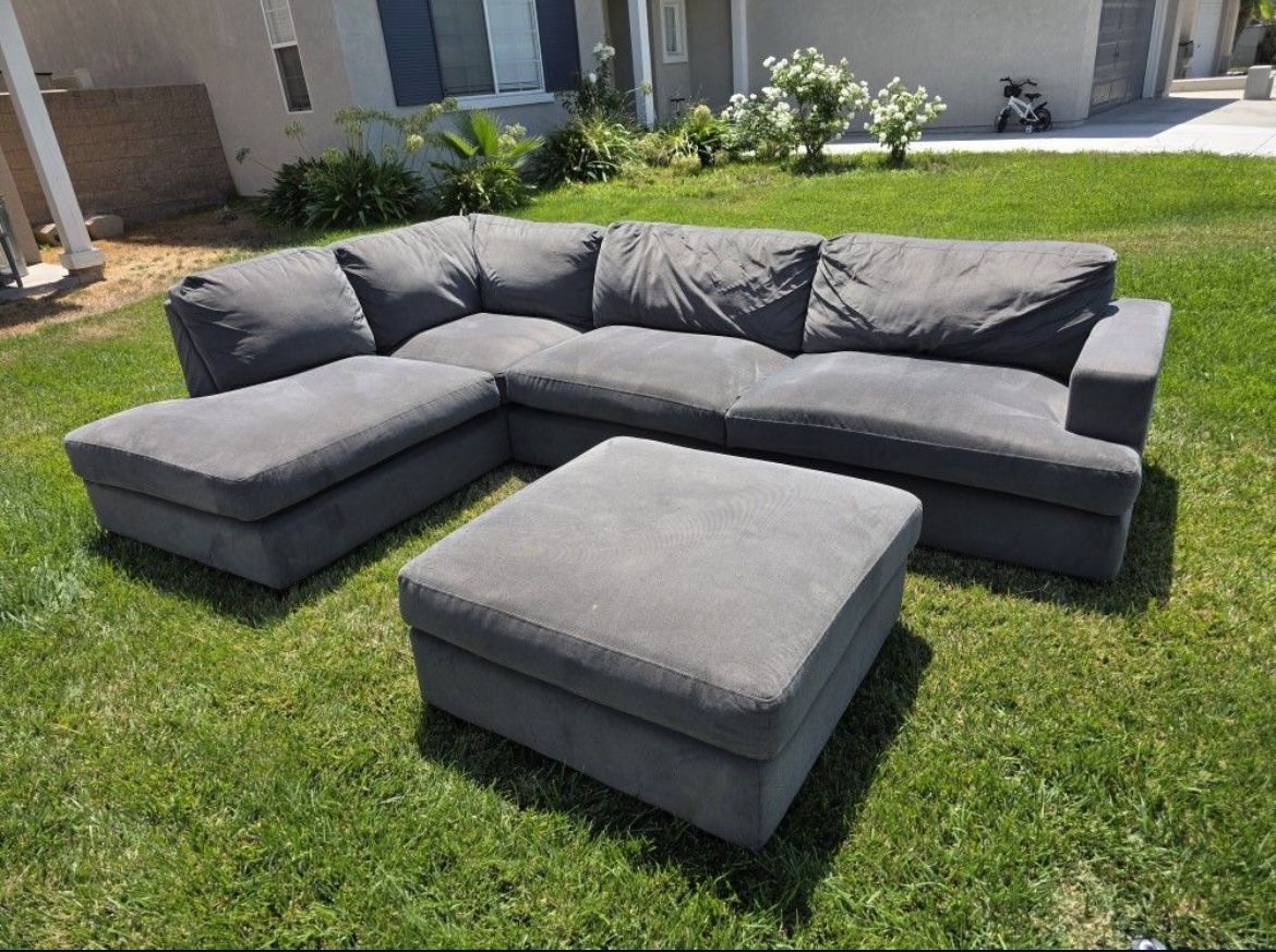 *Free Delivery* Gray Costco Sectional Couch w/ Ottoman