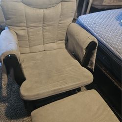maternity rocking chair