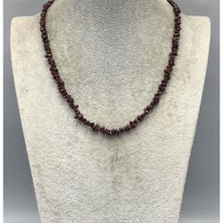 14k Gold And Garnet Gemstone Necklace 