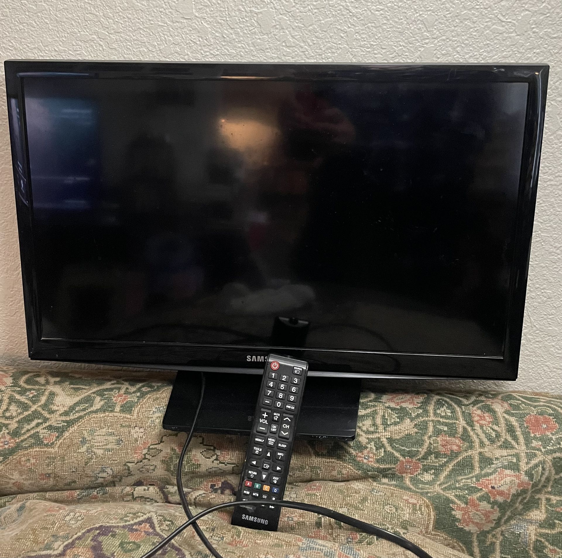 Samsung 24” PC Monitor/LED flatscreen TV