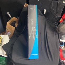 Regetek Tripod