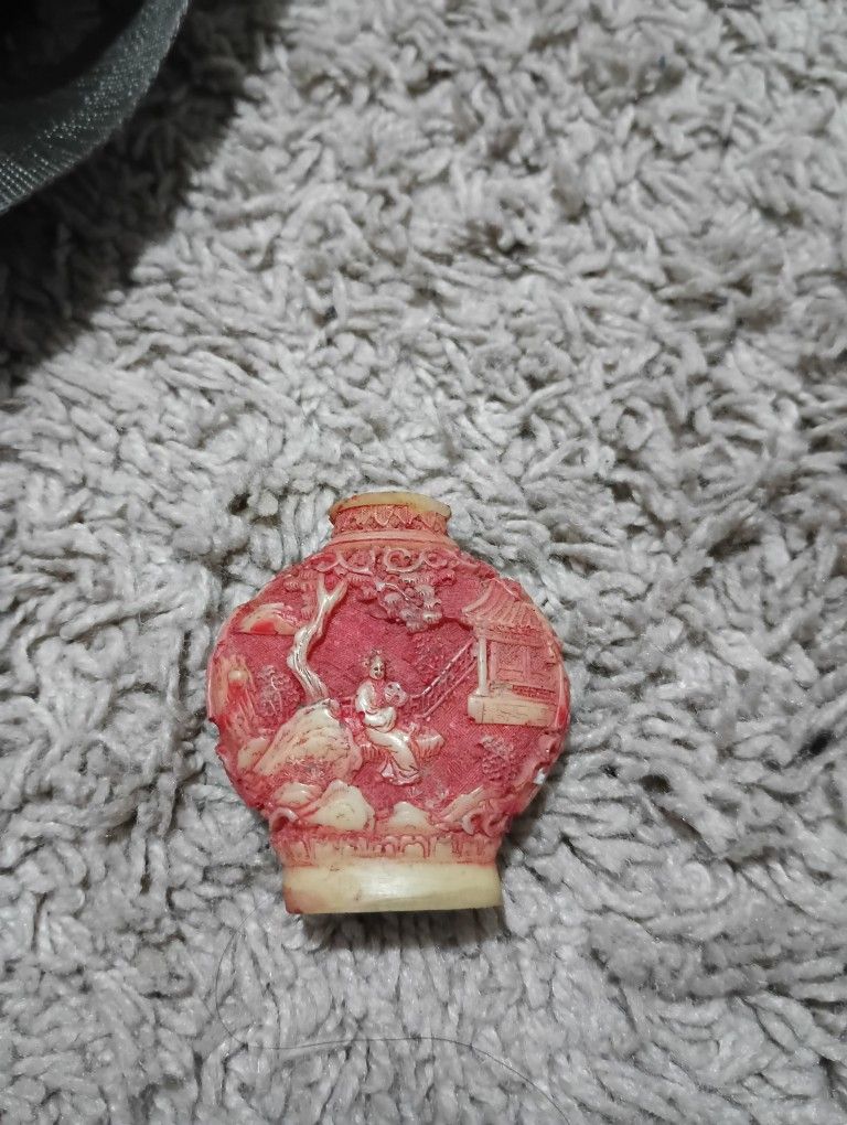 Vintage Hand Carved Chinese Snuffer
