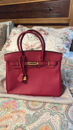 Medium size pink purse  new
