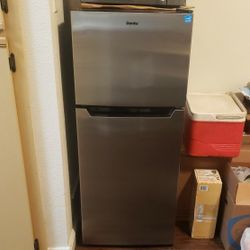 Danby Mini Refrigerator 