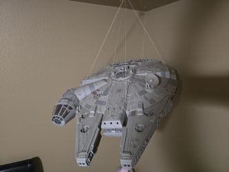 Star Wars Legacy Millennium Falcon