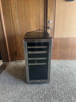 Wine Cooler / Beverage Fridge