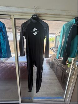 Special price, brand new. Scubapro sun protection suit (UPF 50 Steamer), men's size S—last one available.