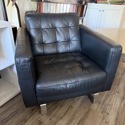 Antique leather, awesome black silver Club Chair