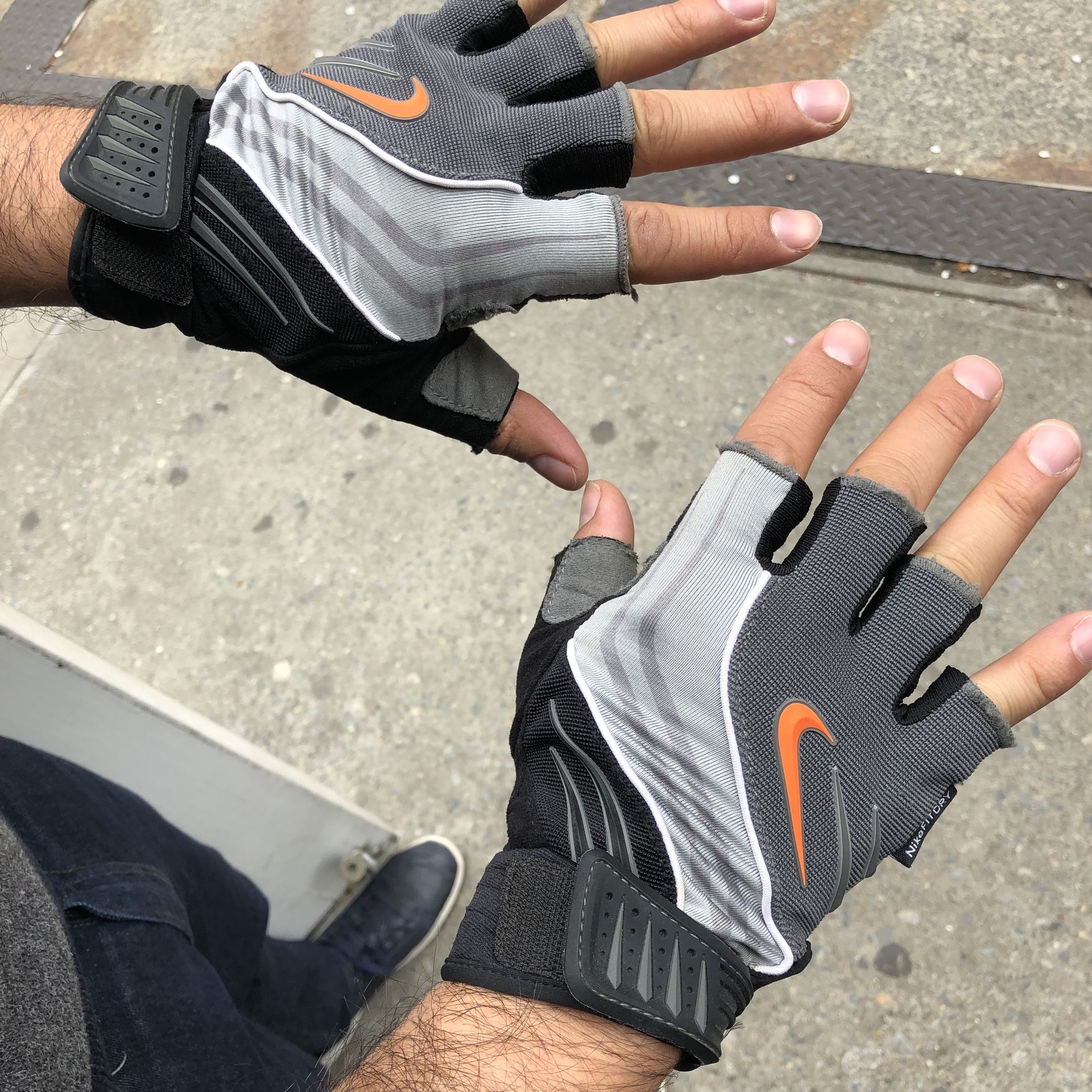 Nike Workout gloves (Tribeca Manhattan) NikeFitDry